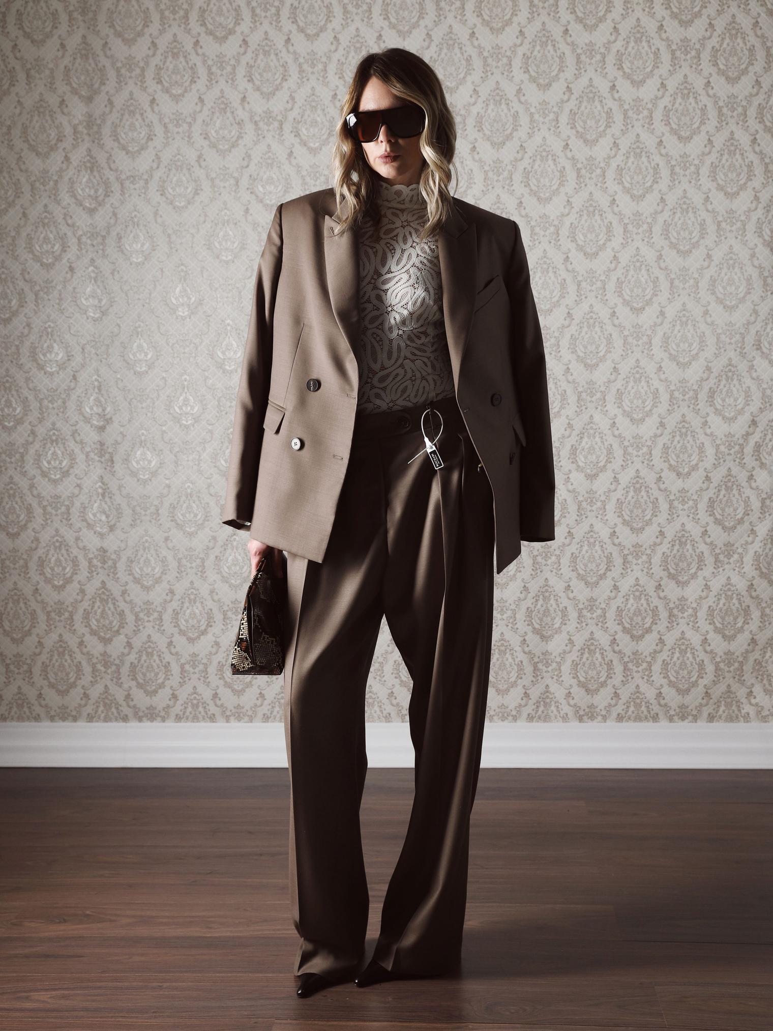 OUTFIT.1